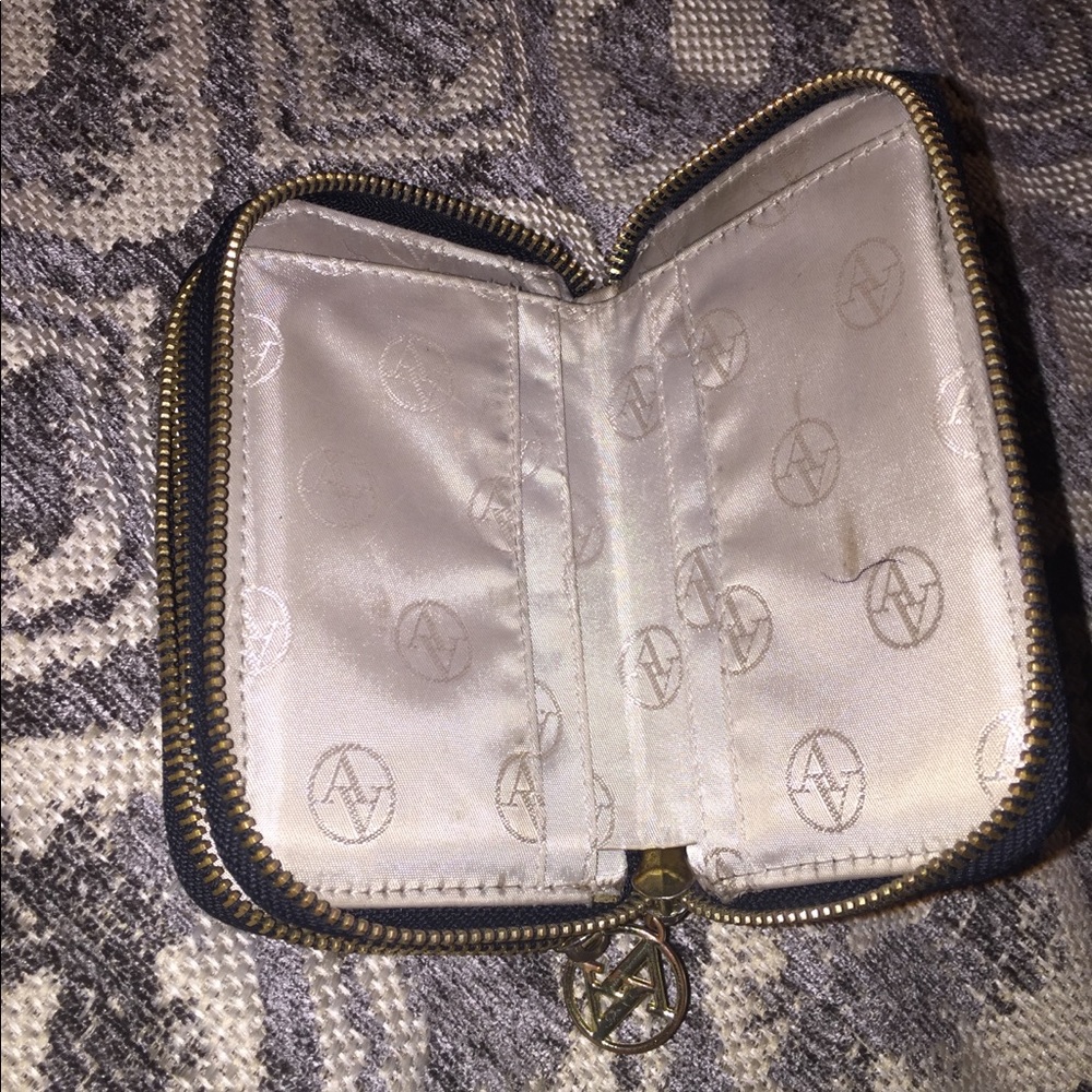 Wallet - Picture 3 of 6